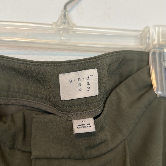 A New Day Green Formal Shorts - Size 6 - Picture 3 of 3